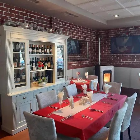 Snow Peak Todorka /next To The Lift/ 6 Persons 아파트